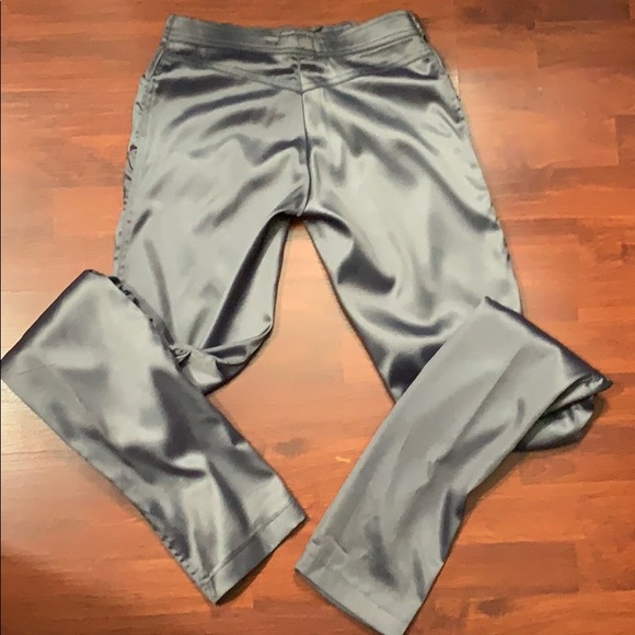 Silver suit - Picture 5 of 6